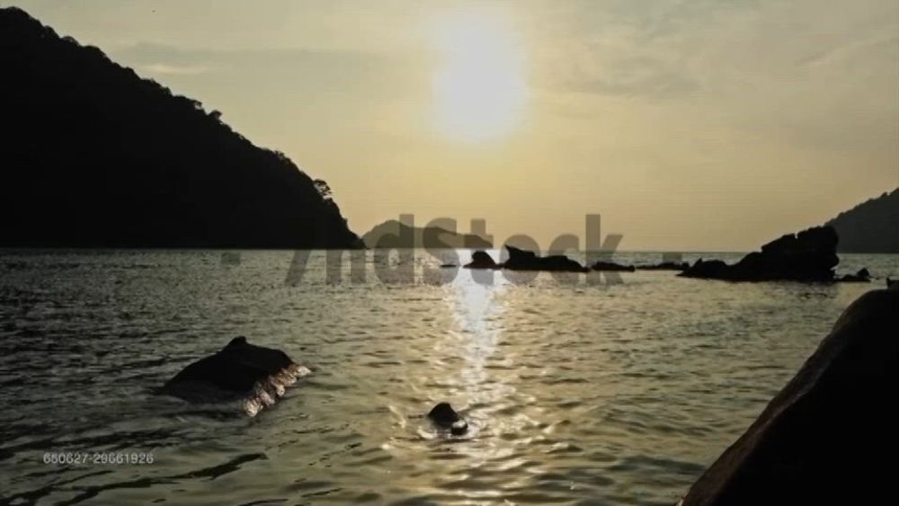 บรรยากาศชายหาด หมู่เกาะสุรินทร์ จ.พังงา
