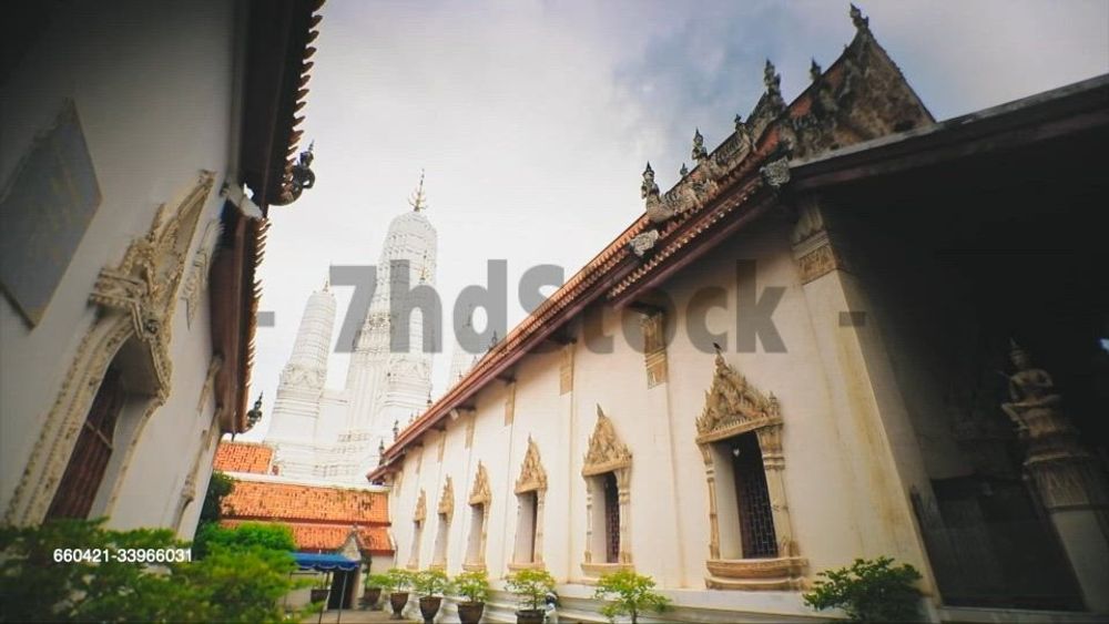 วัดมหาธาตุวรวิหาร จังหวัดเพชรบุรี 1